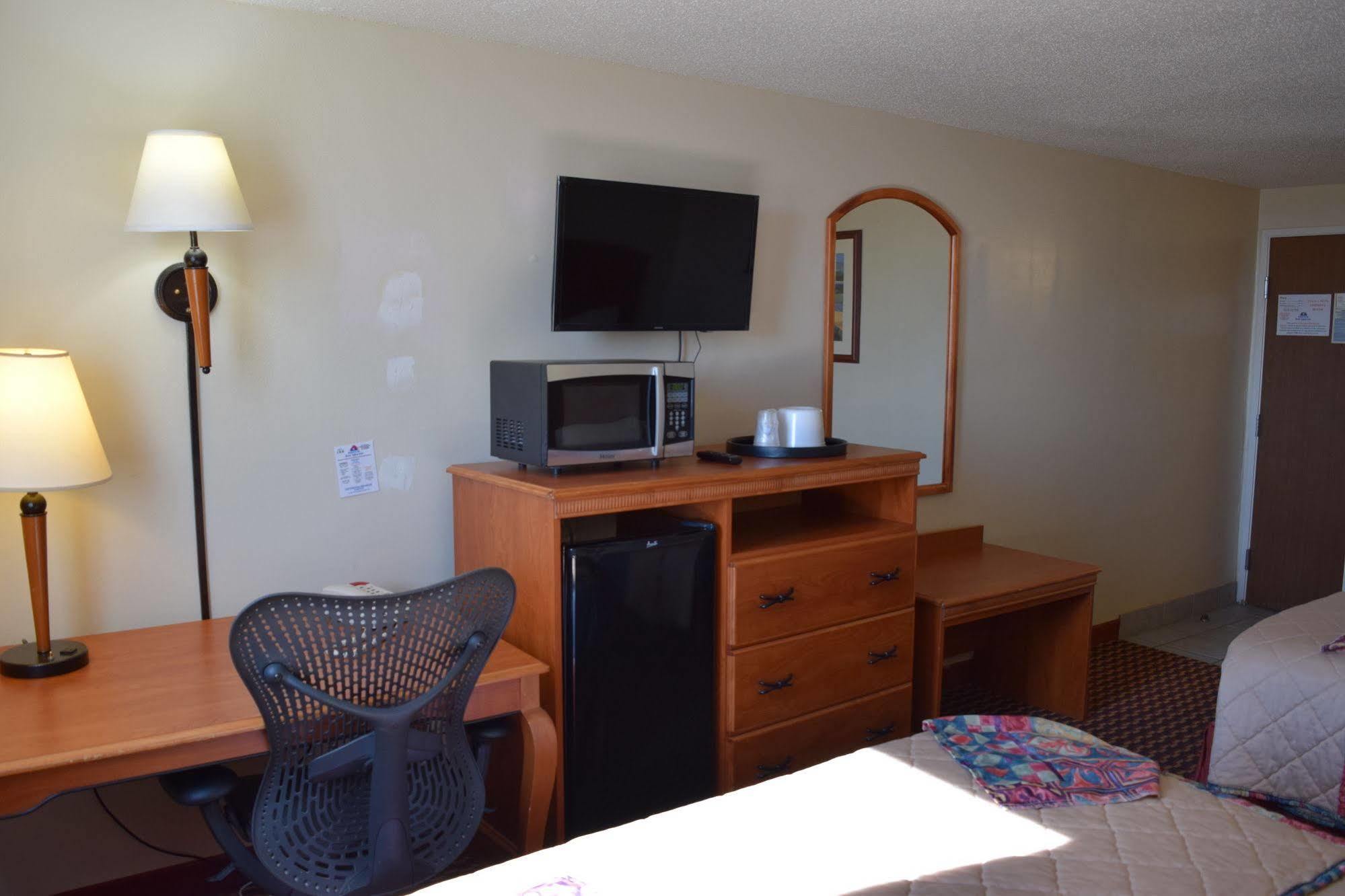 Americas Best Value Inn Jefferson City Exterior foto