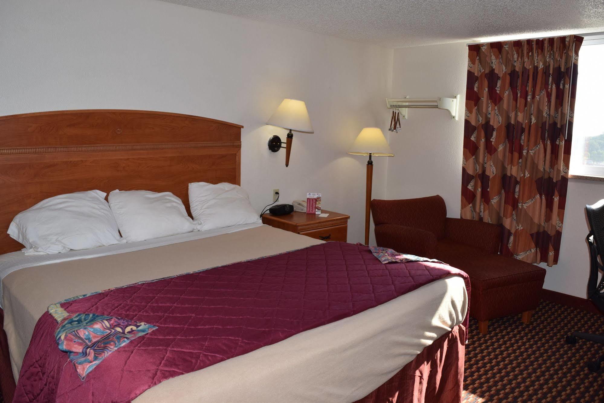 Americas Best Value Inn Jefferson City Exterior foto