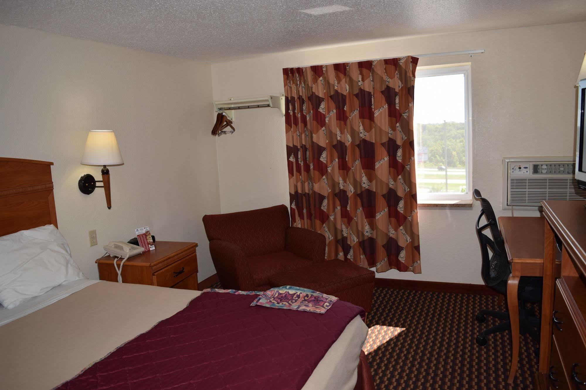 Americas Best Value Inn Jefferson City Exterior foto